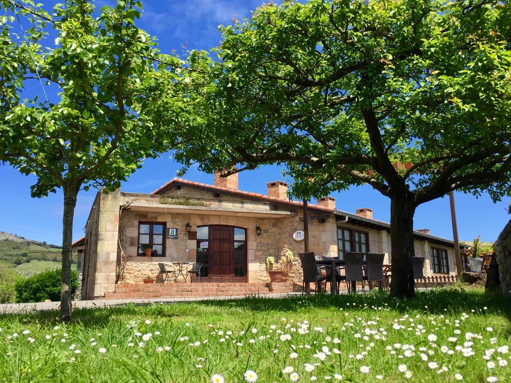 Gasthaus Posada La Roblera Orena Exterior foto
