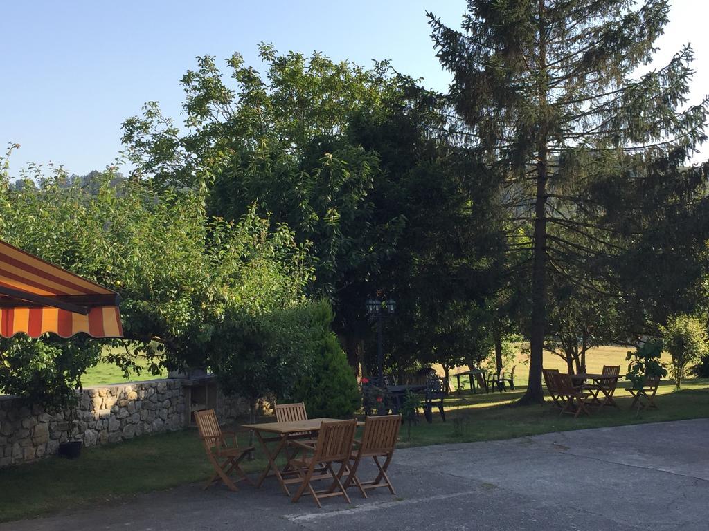 Gasthaus Posada La Roblera Orena Exterior foto