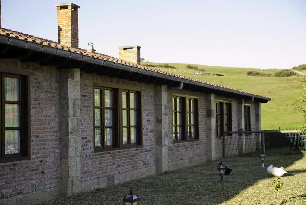 Gasthaus Posada La Roblera Orena Exterior foto